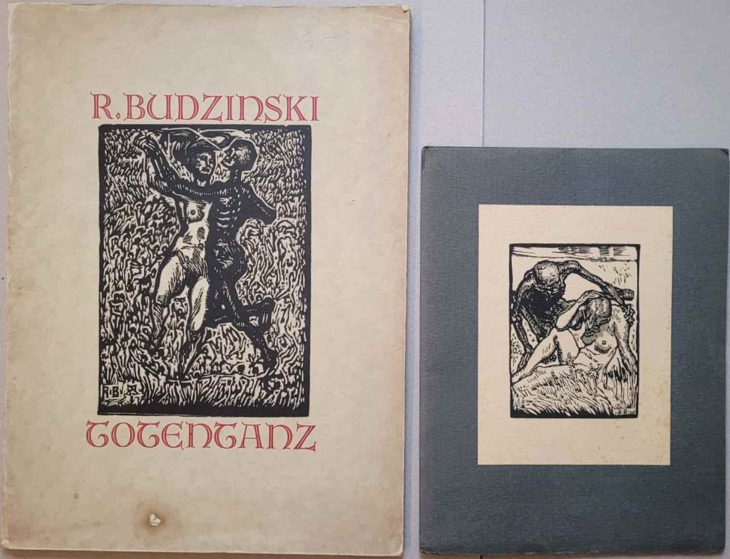 A size comparison of the 1924 edition of Budzinski's wordless narrative, Totentanz, vs his later 1948 edition on the right.