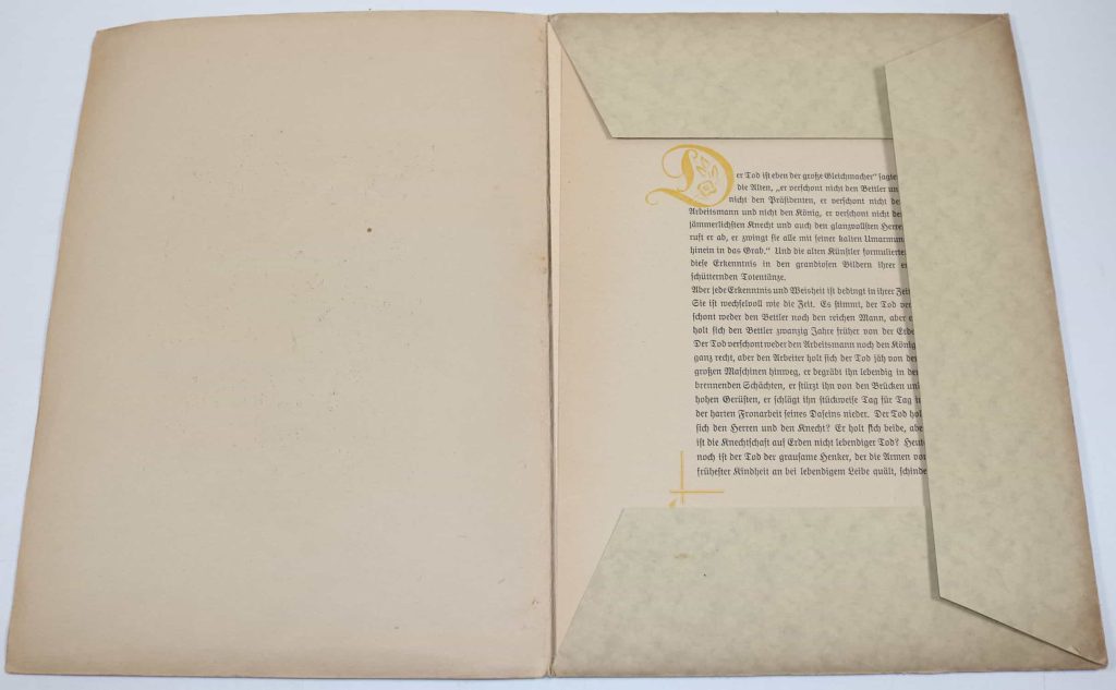 Folder opened for Buddzinski's 1924 Totentanz showing the 1st page of the introduction.